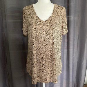 NEW! Amazon Essentials Stretchy Animal Print V-Neck Short Sleeve Top Large